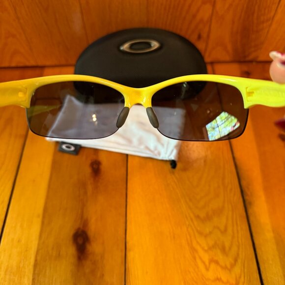 Oakley Yellow and Black Sunglasses - Picture 7 of 11
